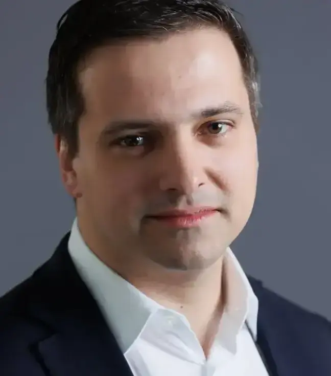 Алексей Тихонов